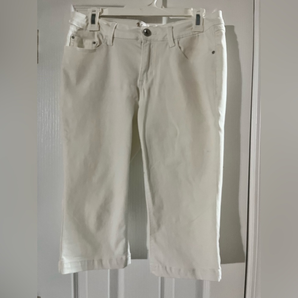 Natural Reflection Bass Pro Shop Womens white Capris size 8